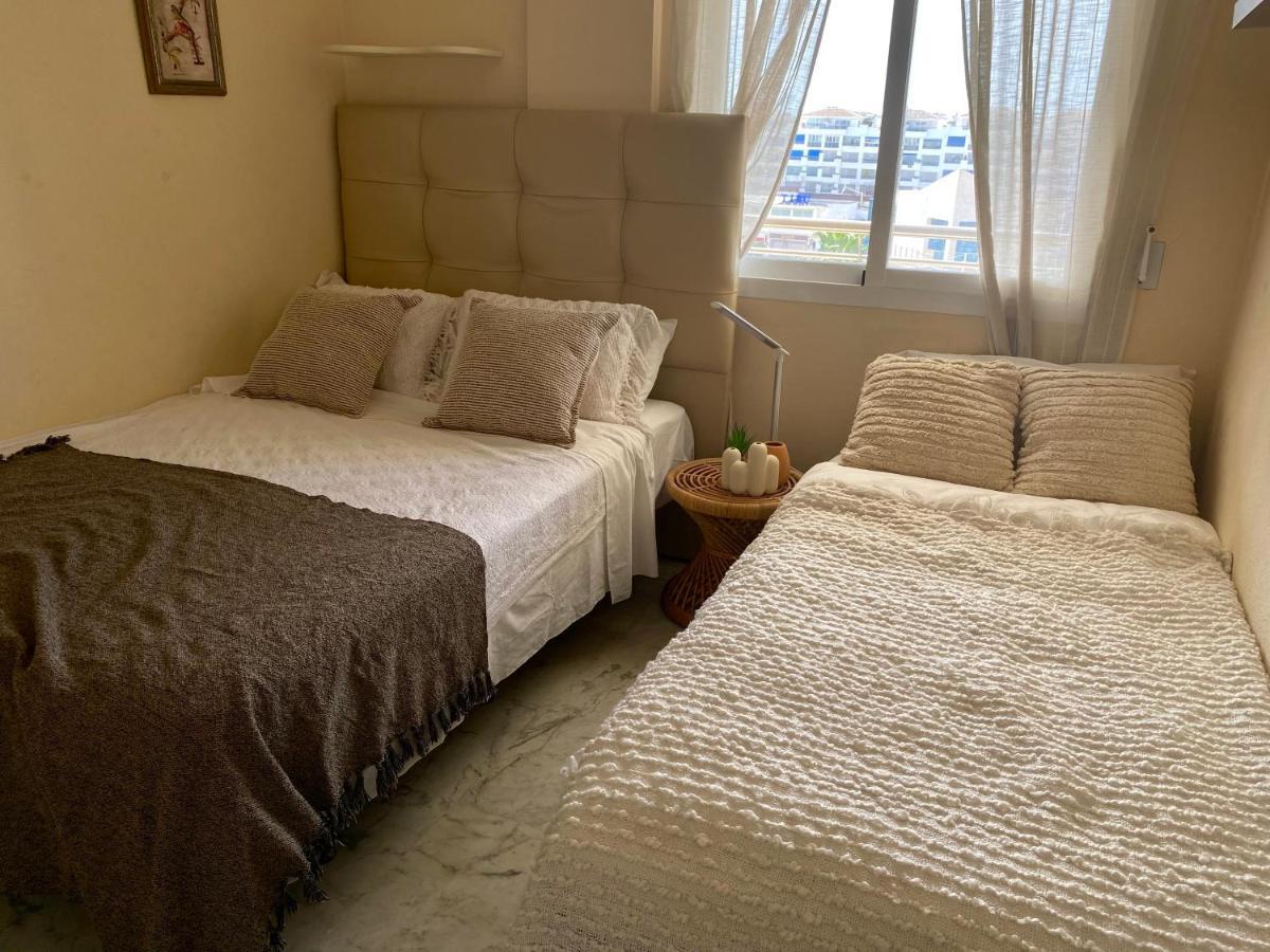Exclusive Puerto Banus Beach Apartment Free Parking Wifi & Swimming Pool 马尔韦利亚 外观 照片