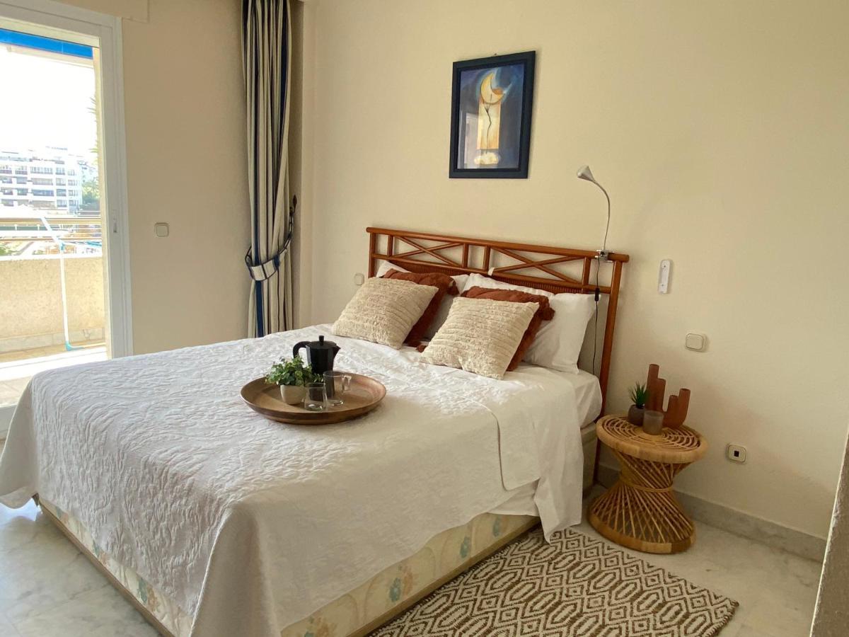 Exclusive Puerto Banus Beach Apartment Free Parking Wifi & Swimming Pool 马尔韦利亚 外观 照片