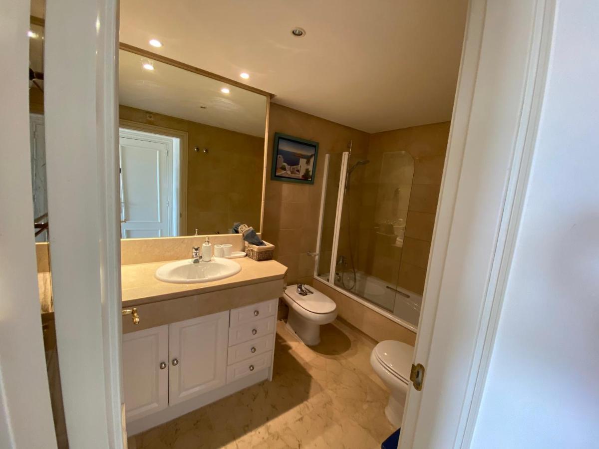 Exclusive Puerto Banus Beach Apartment Free Parking Wifi & Swimming Pool 马尔韦利亚 外观 照片