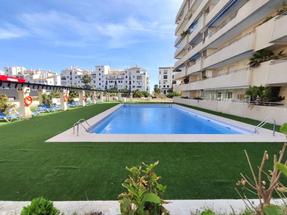 Exclusive Puerto Banus Beach Apartment Free Parking Wifi & Swimming Pool 马尔韦利亚 外观 照片