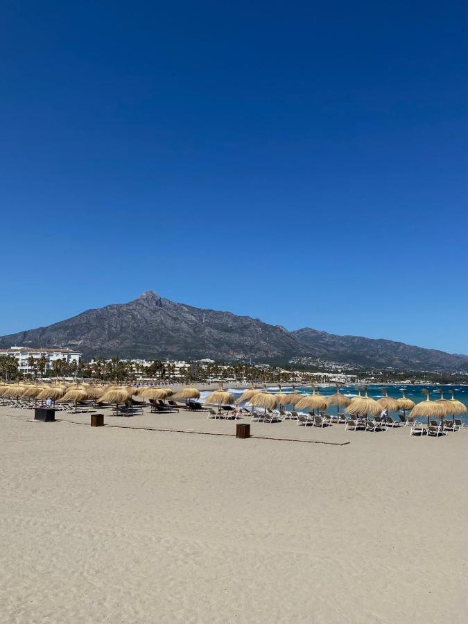 Exclusive Puerto Banus Beach Apartment Free Parking Wifi & Swimming Pool 马尔韦利亚 外观 照片